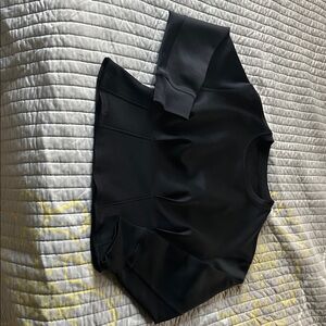 Black Long Sleeve Sweatshirt
Zyia workout top, pet hair resistant!